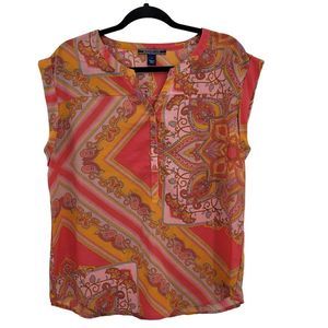 Bandolino Sleeveless Blouse M Pink Paisley Round Split‎ Button Collar Gypsy
